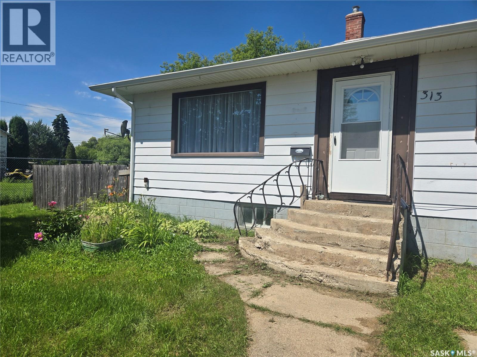 313 2nd AVENUE E - 2