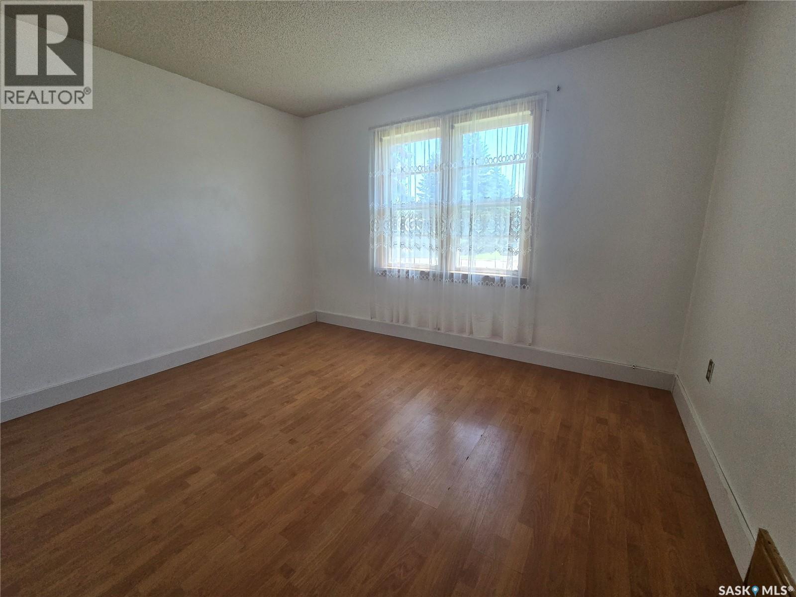313 2nd AVENUE E - 15