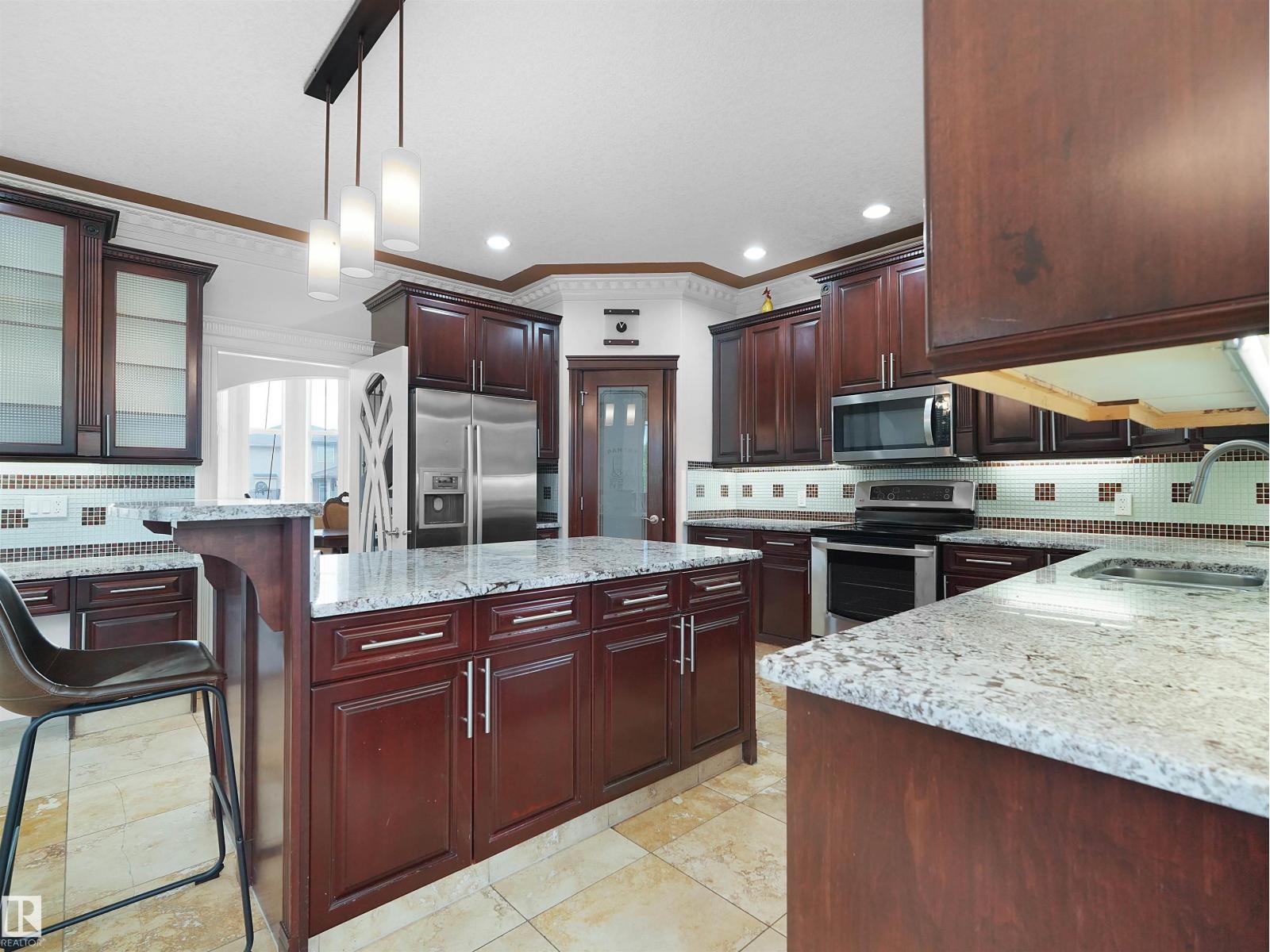 3136 35 AV NW - 16