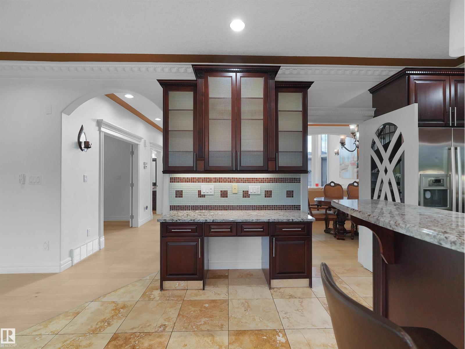 3136 35 AV NW - 18