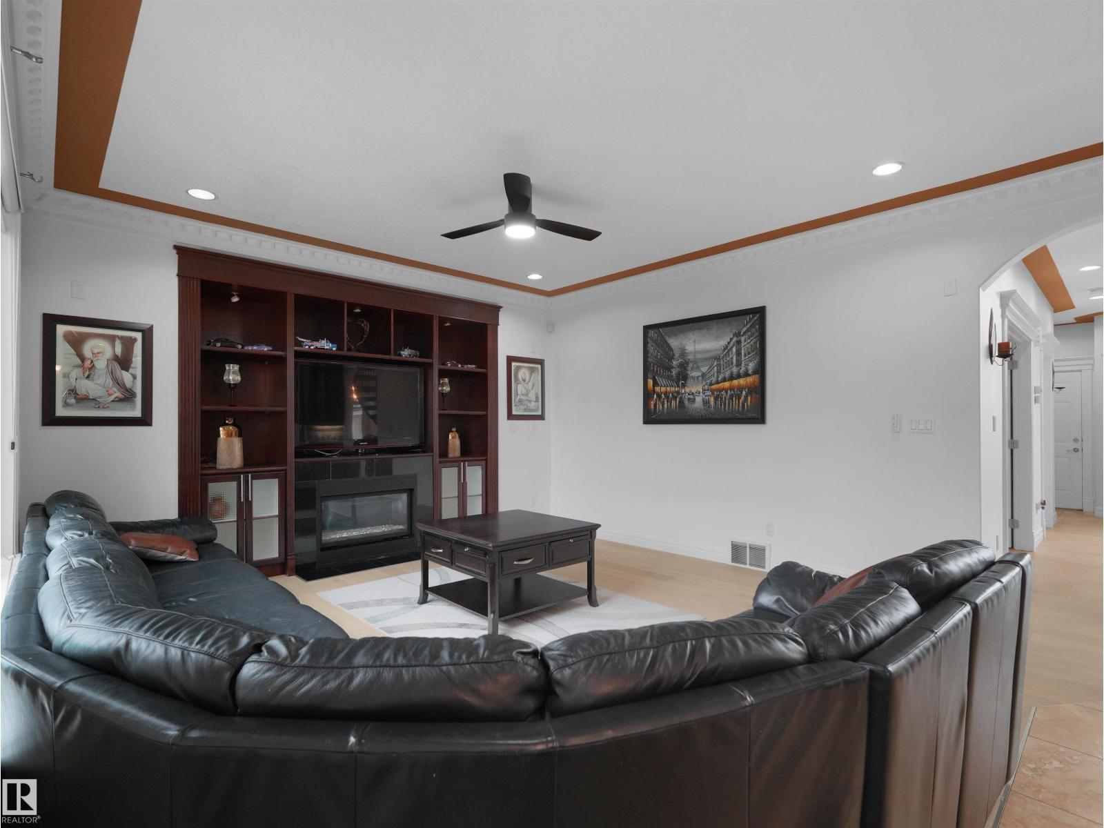 3136 35 AV NW - 21