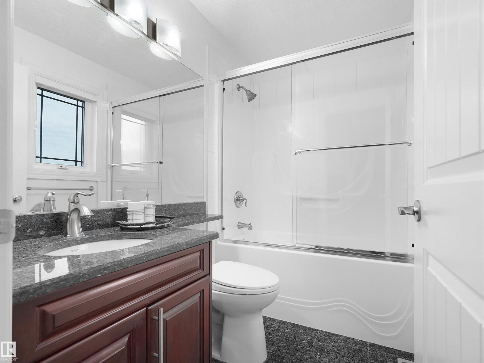 3136 35 AV NW - 32