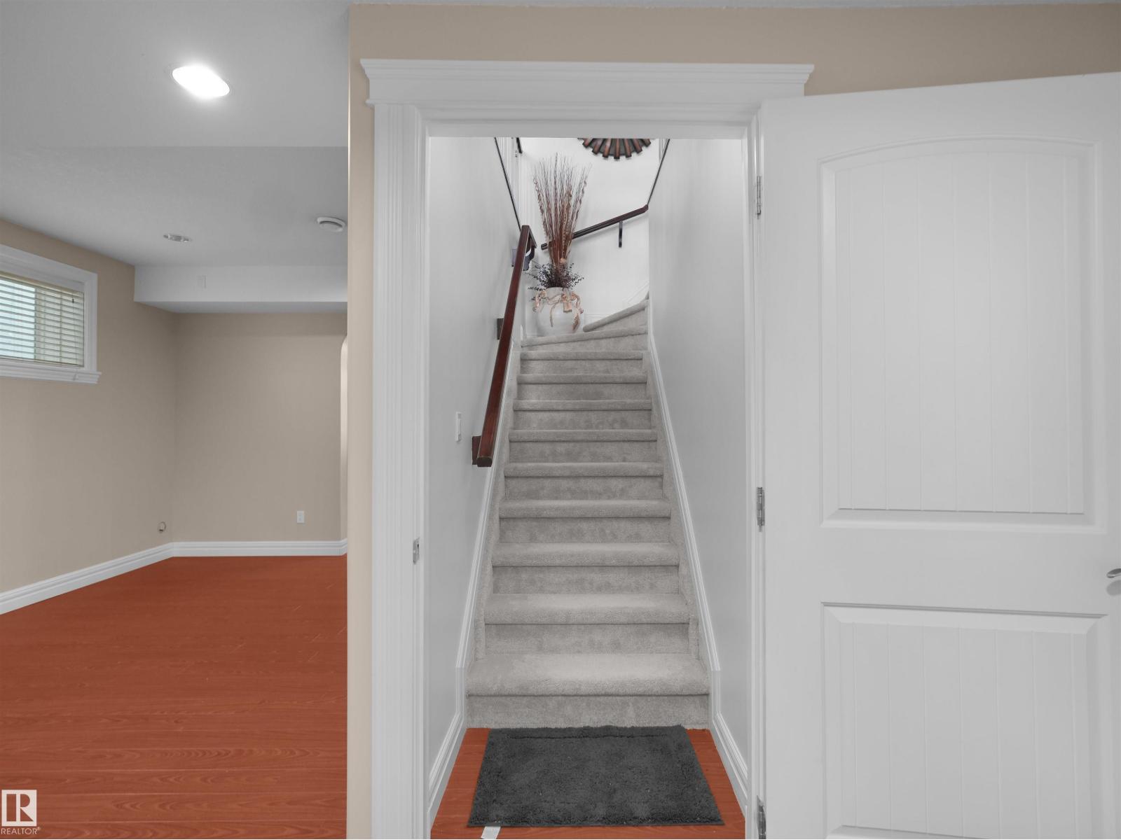 3136 35 AV NW - 36