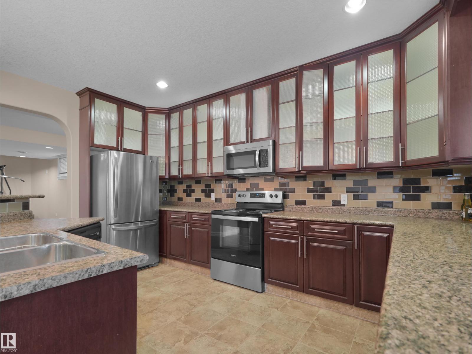 3136 35 AV NW - 40