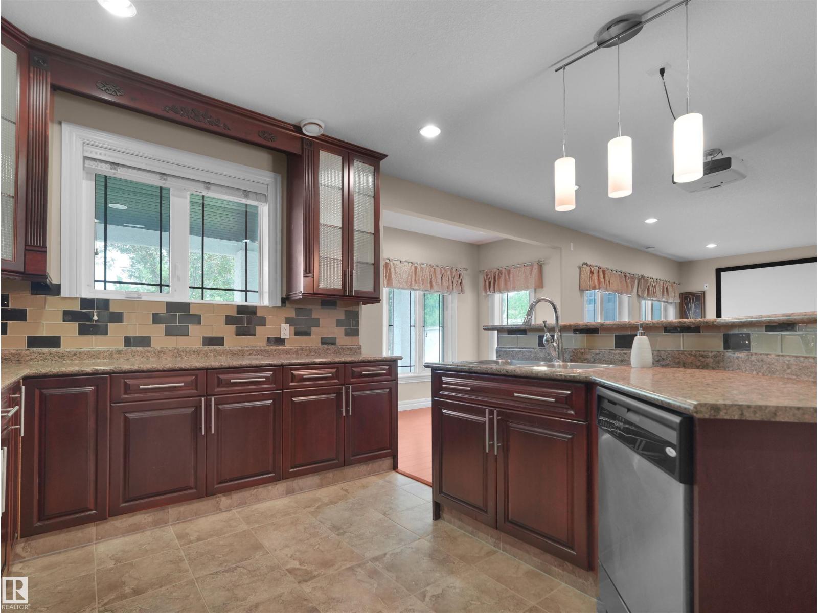 3136 35 AV NW - 42