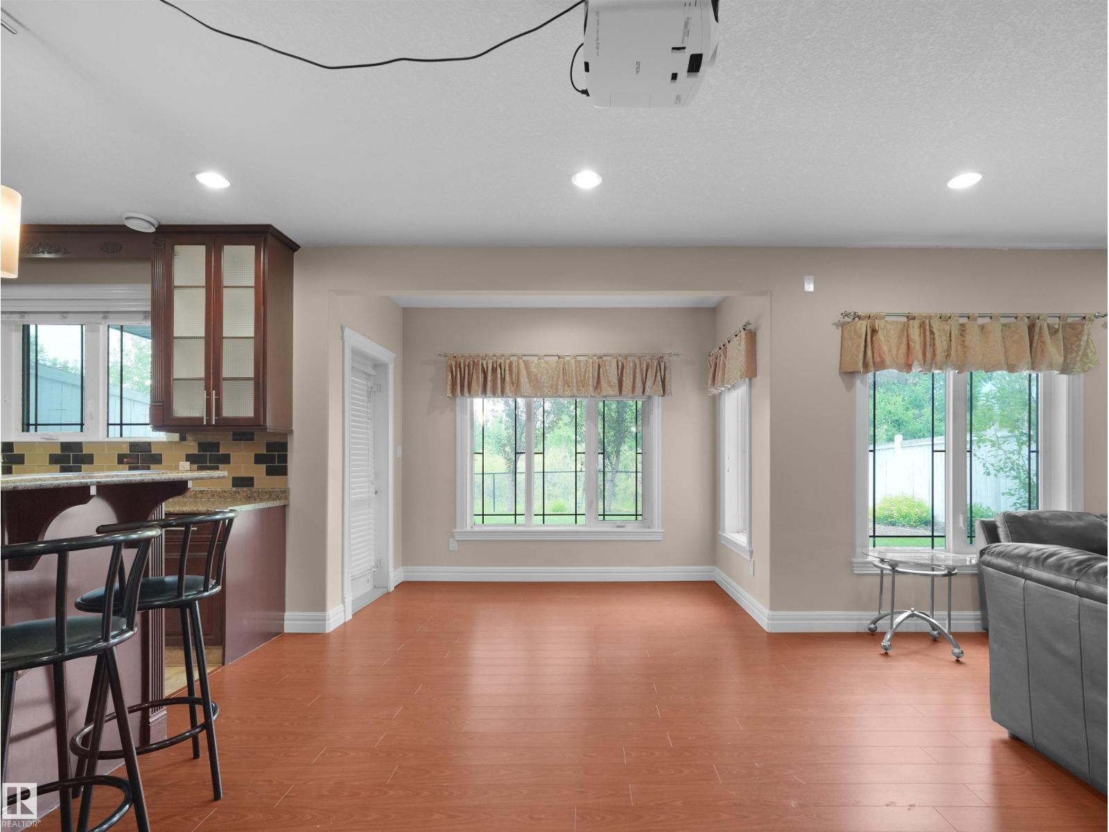 3136 35 AV NW - 43