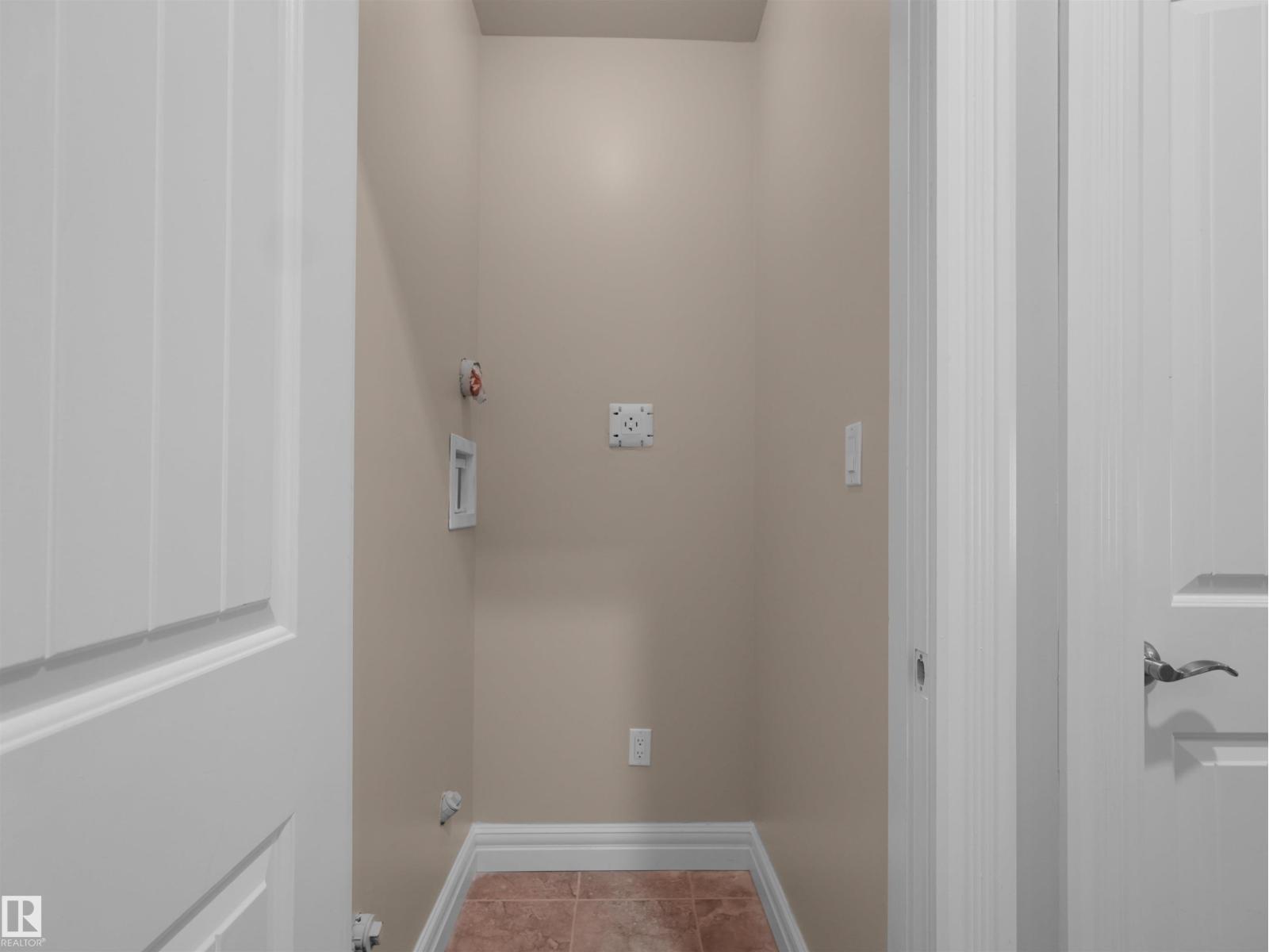 3136 35 AV NW - 49