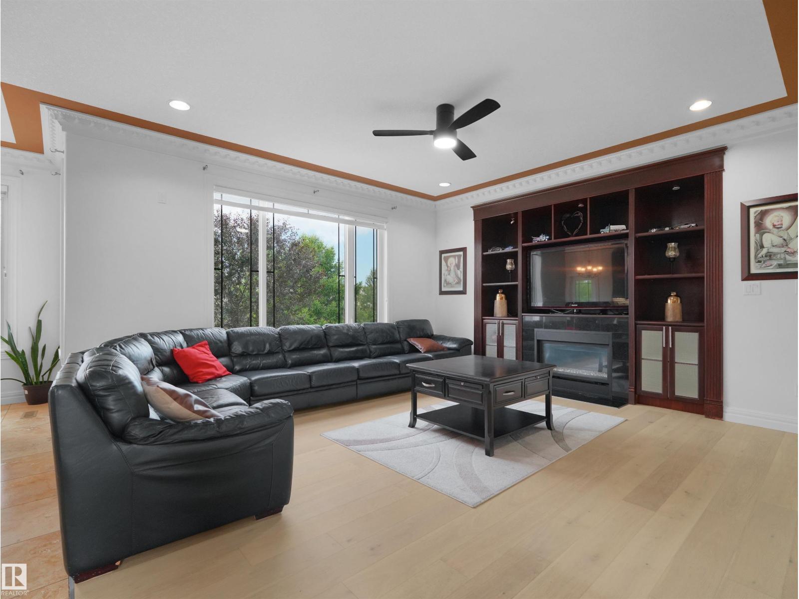 3136 35 AV NW - 8