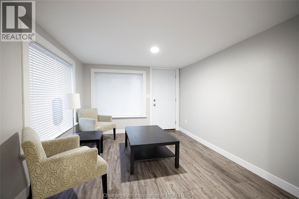 97 Taylor AVENUE - 4