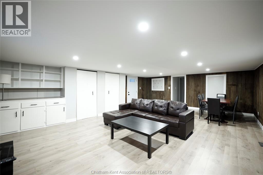 97 Taylor AVENUE - 21