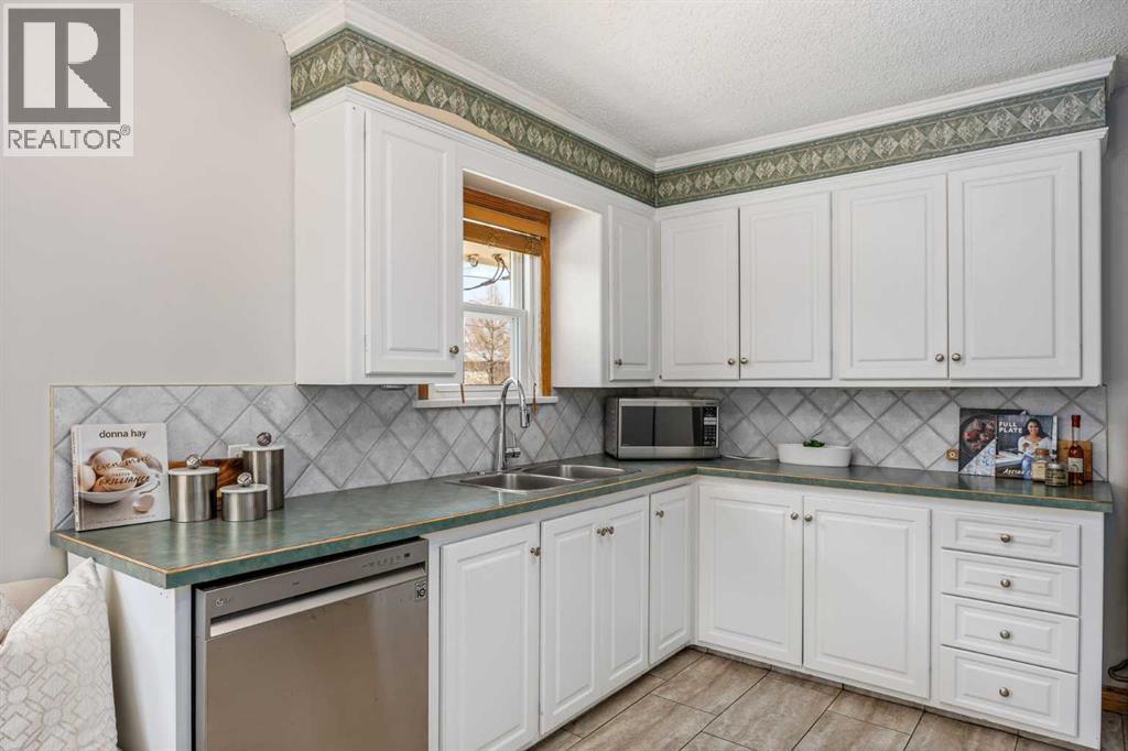 3003 25 Street SW - 15