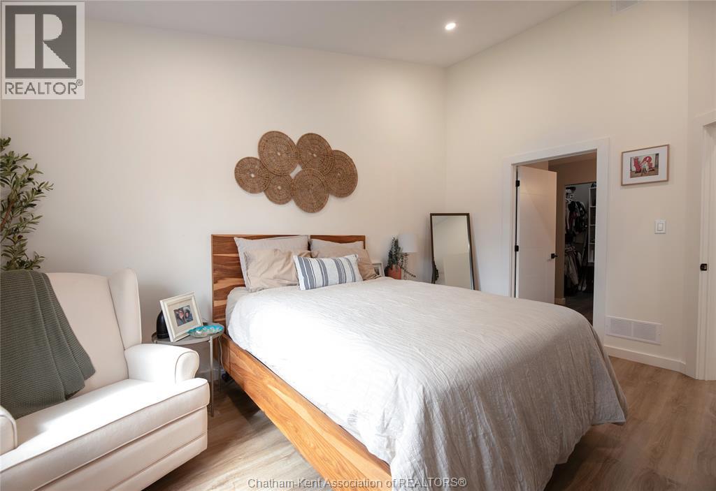 14 Clara CRESCENT - 12
