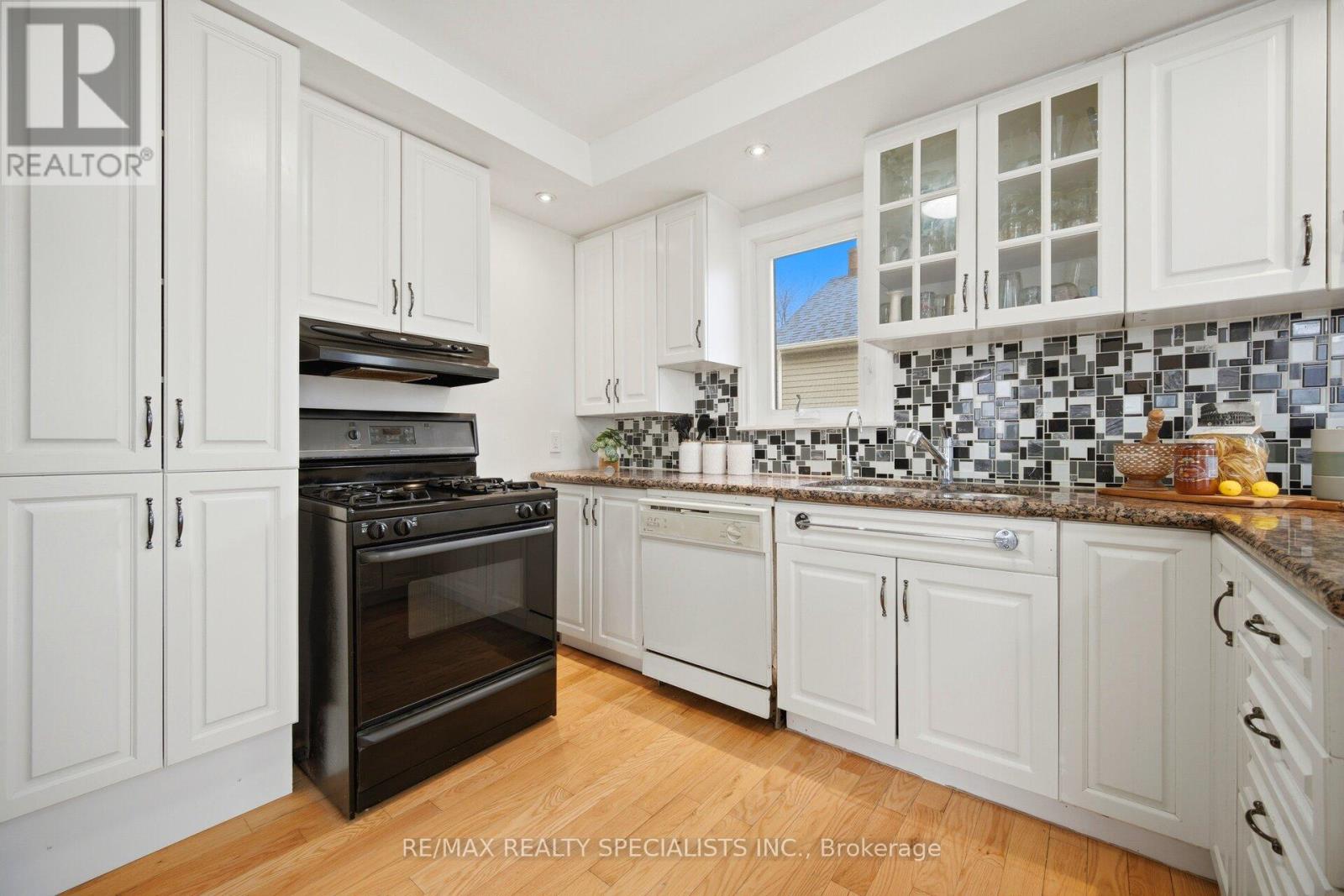 172 CELINA STREET - 21