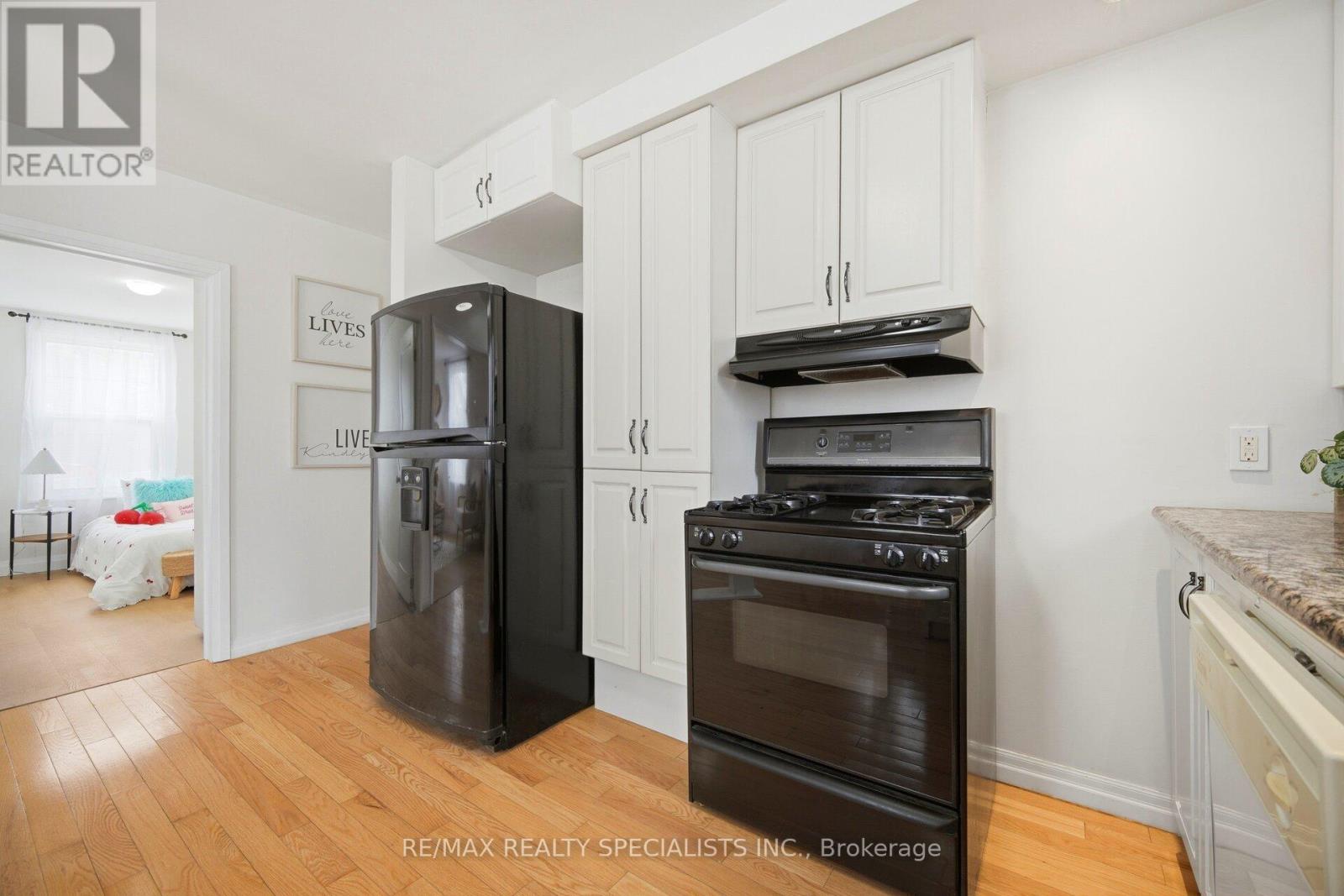 172 CELINA STREET - 23