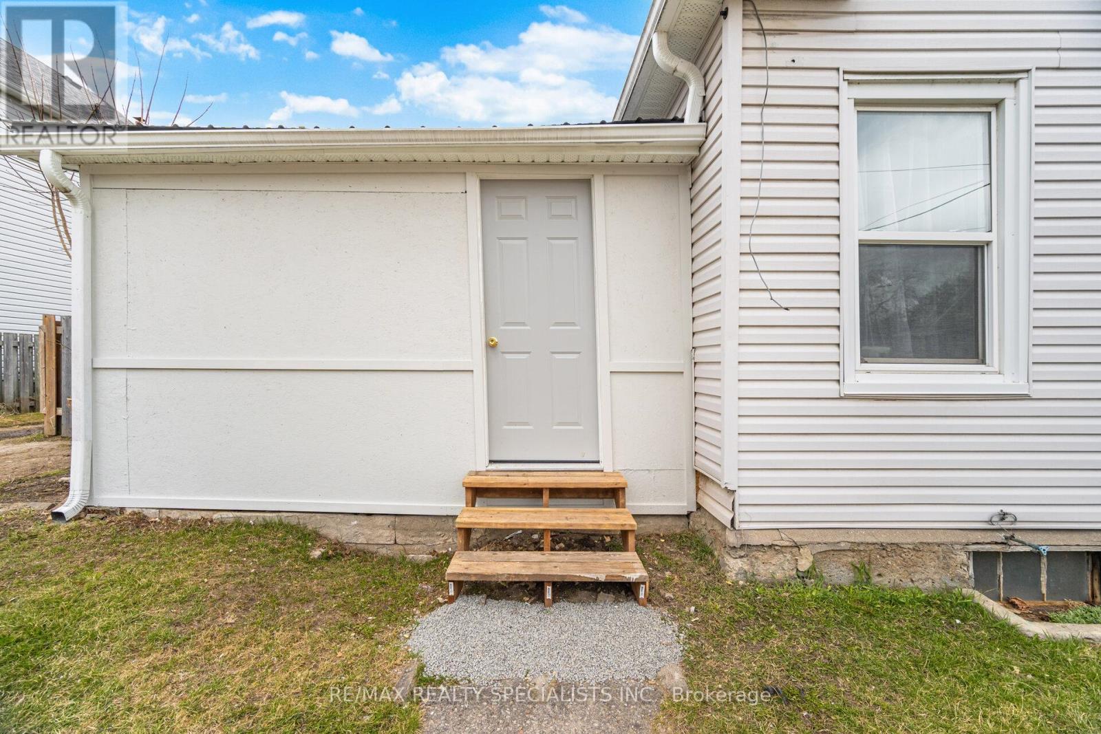 172 CELINA STREET - 36