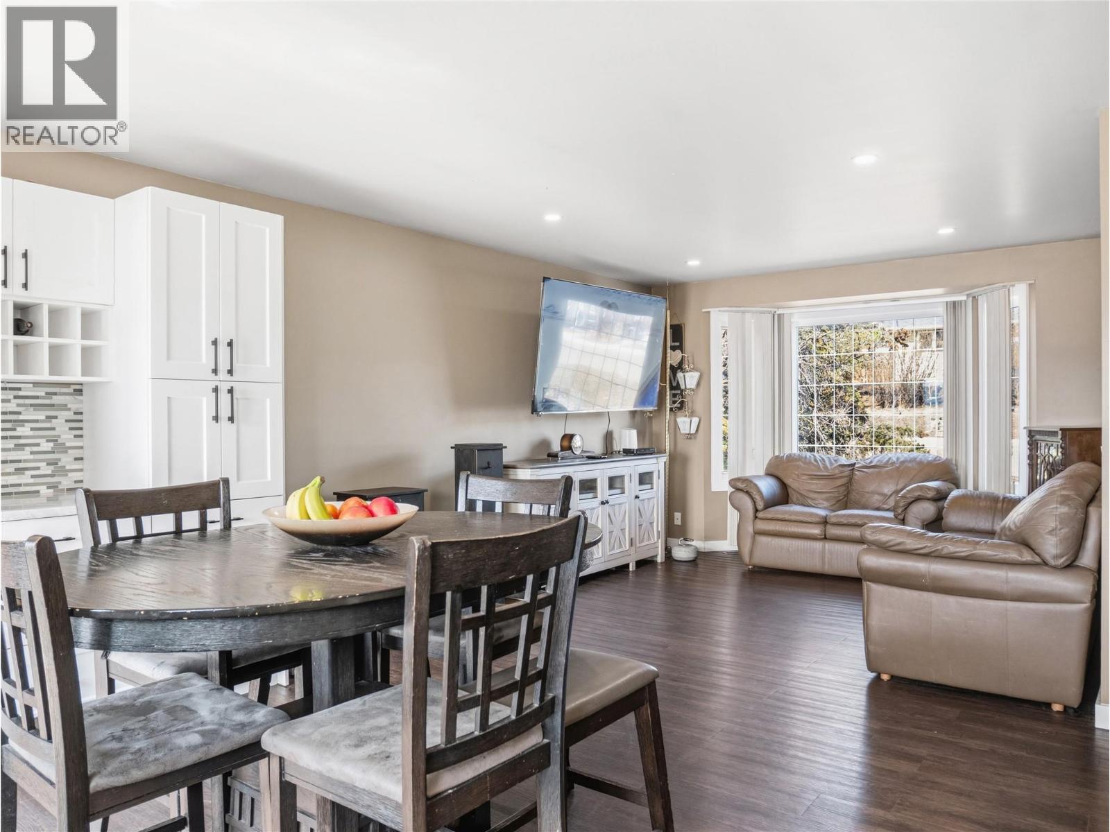 1533 96 Avenue - 5