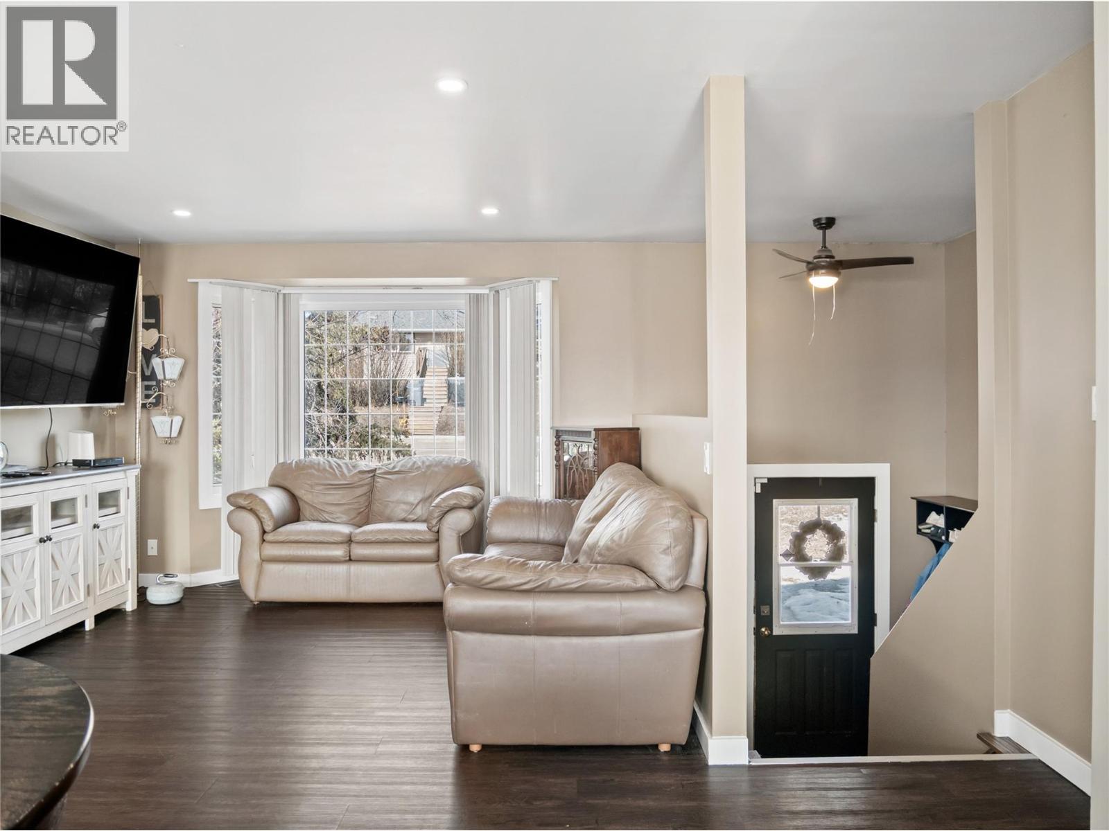 1533 96 Avenue - 7