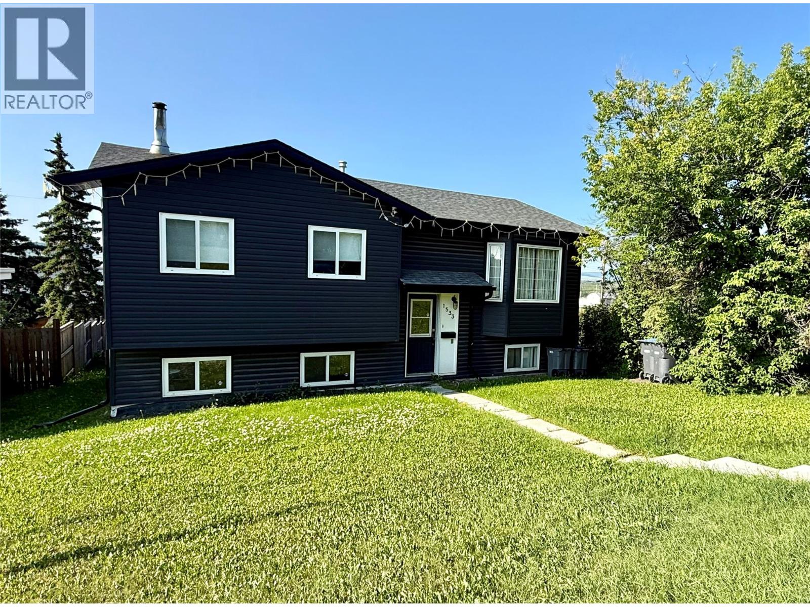 1533 96 Avenue - 1