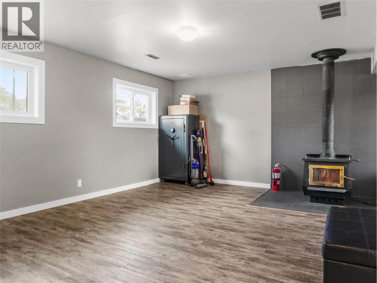 1533 96 Avenue - Image 25