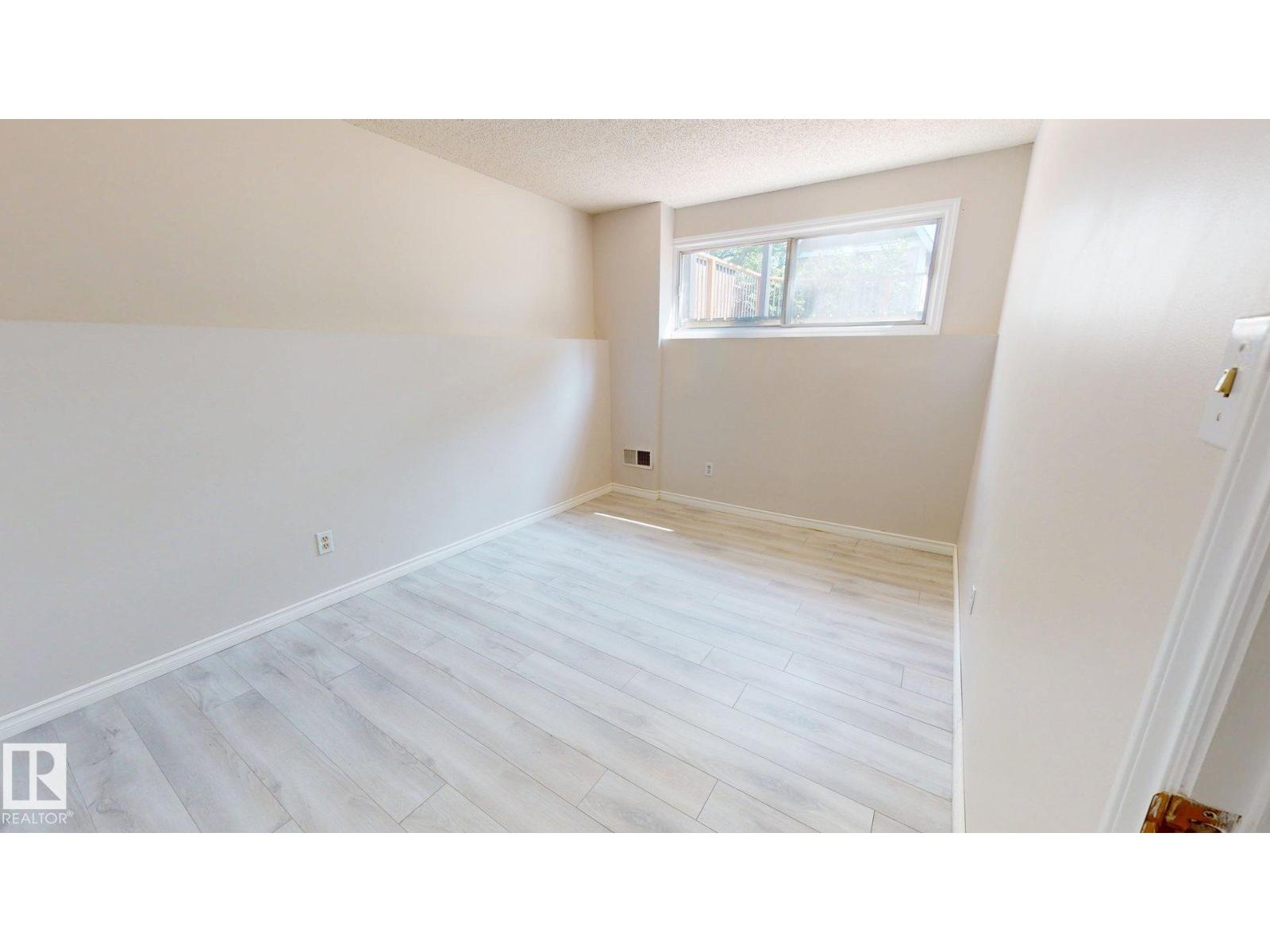 5 Marchand PL - Image 13