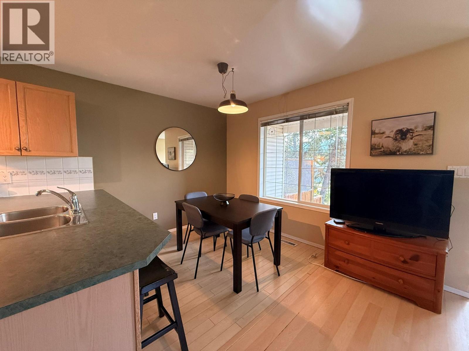 28A Wolf Crescent - 4