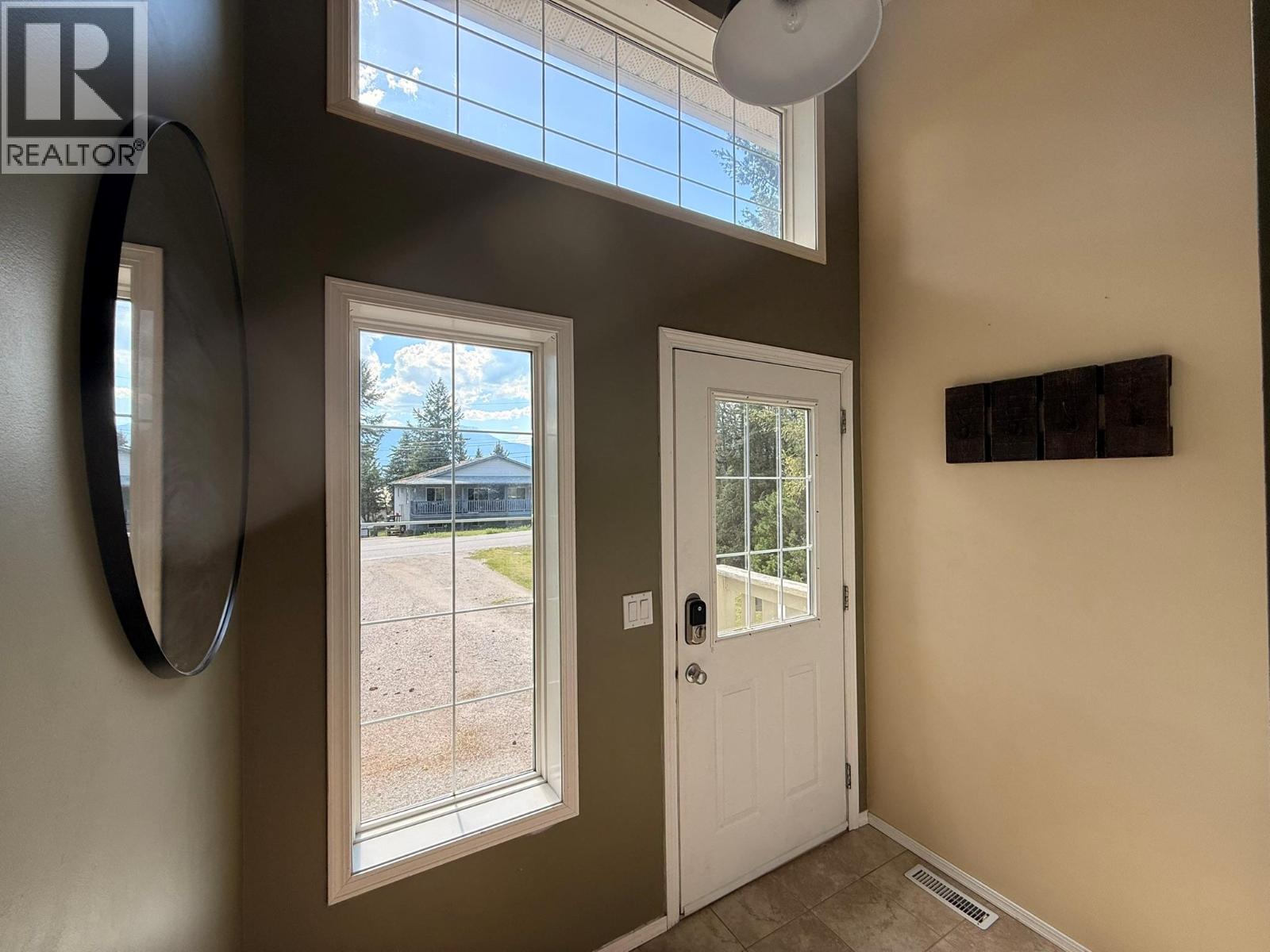 28A Wolf Crescent - 8