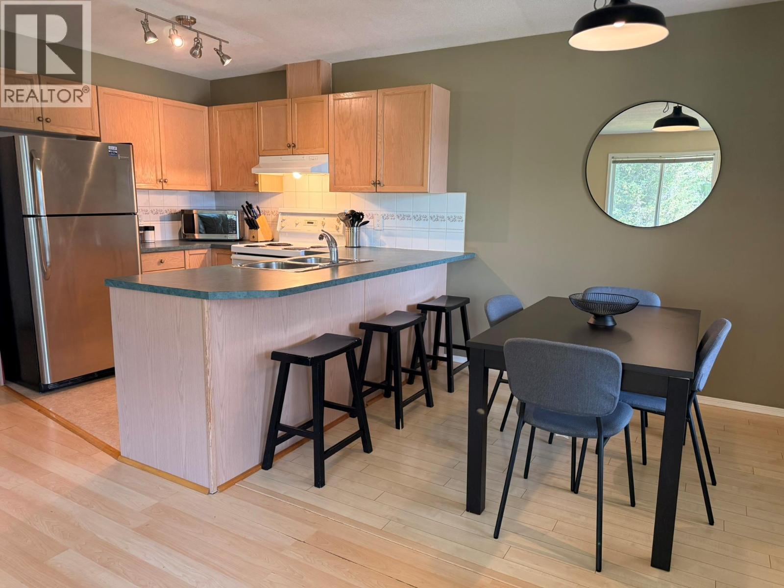 28A Wolf Crescent - 2