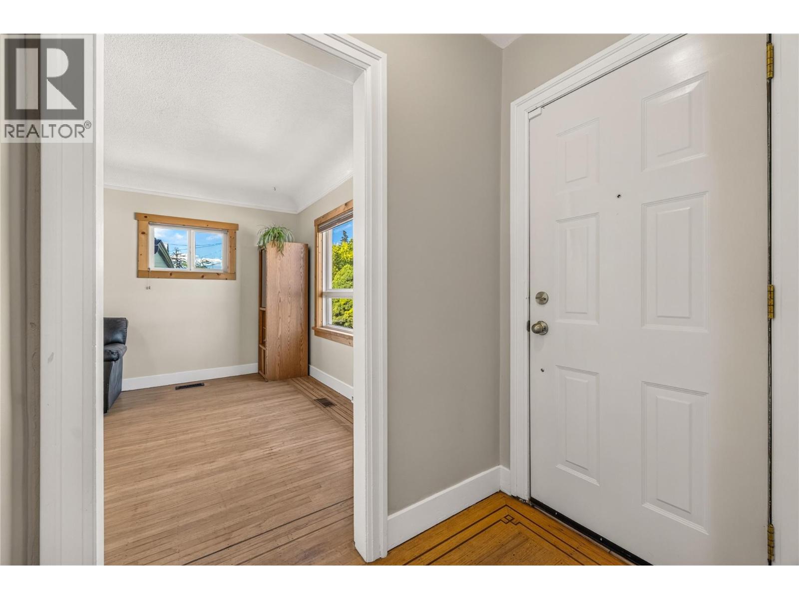 543 Burns Street - 14