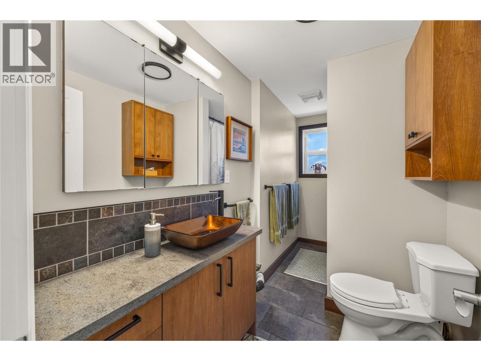 543 Burns Street - 16
