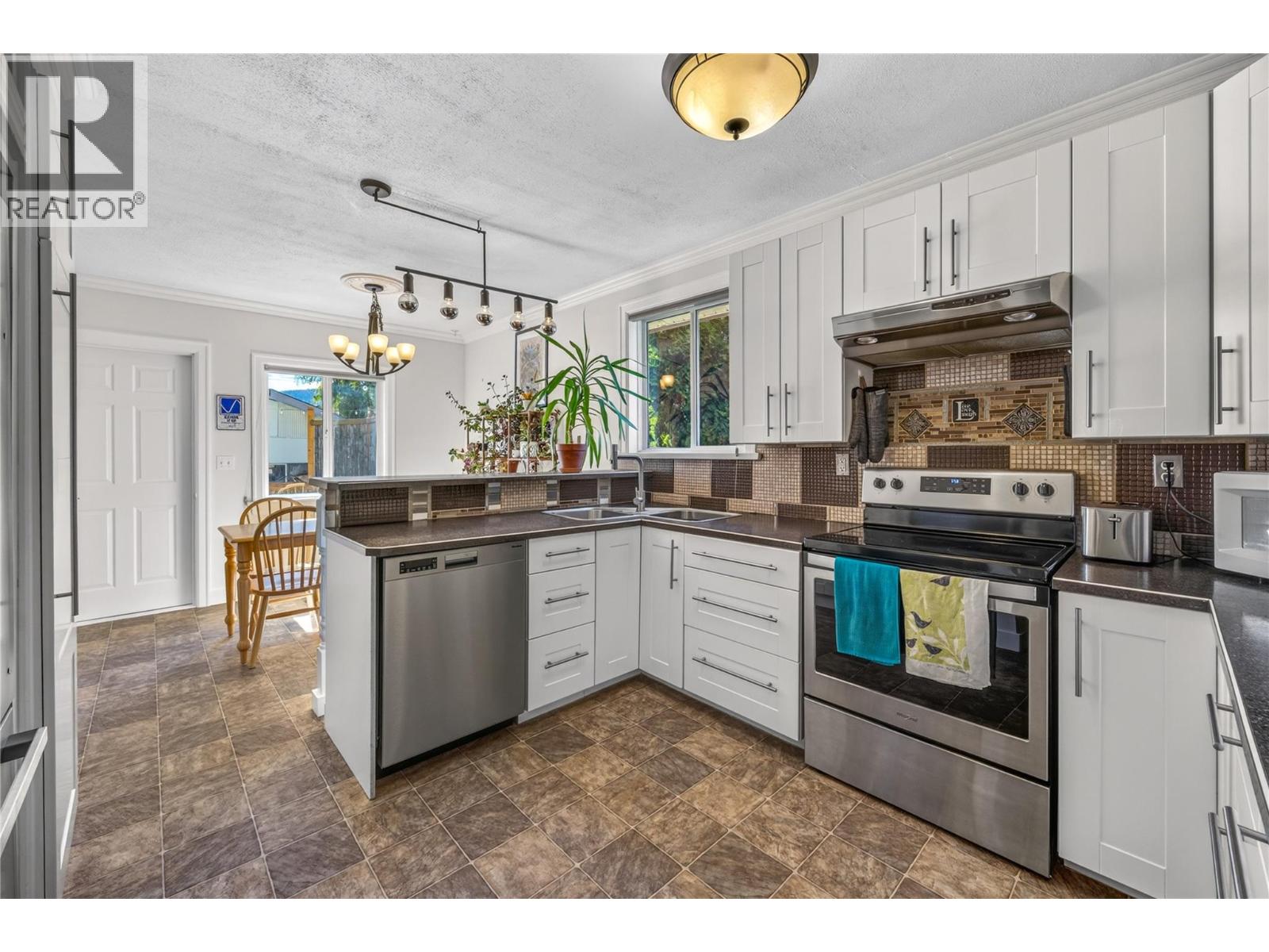 543 Burns Street - 4