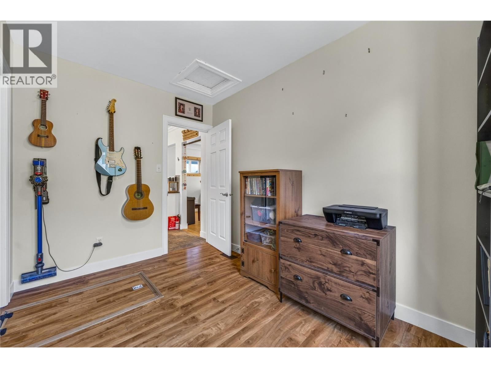 543 Burns Street - 25