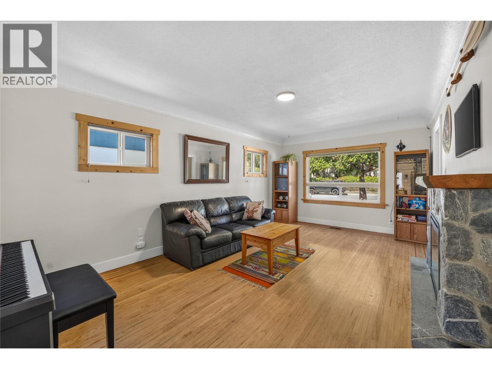 543 Burns Street - 3