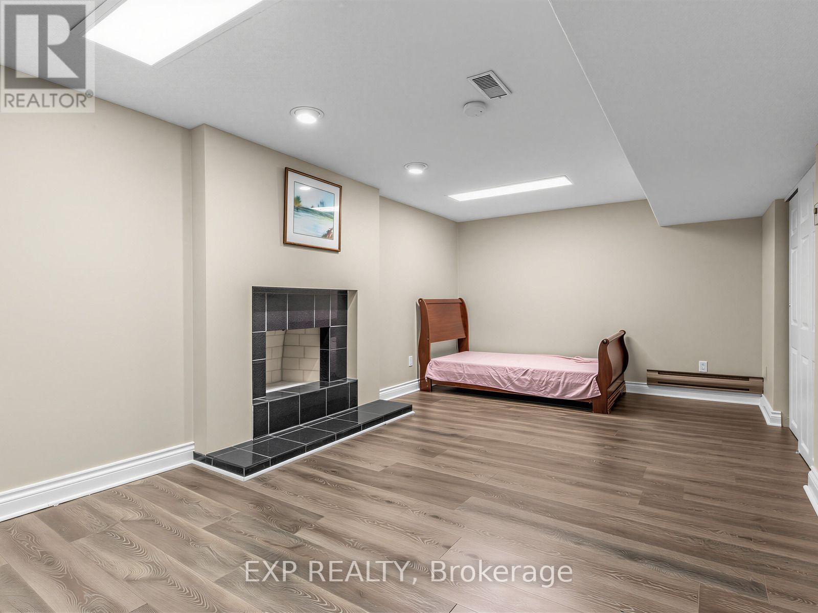 129 FRANKLIN AVENUE - 28