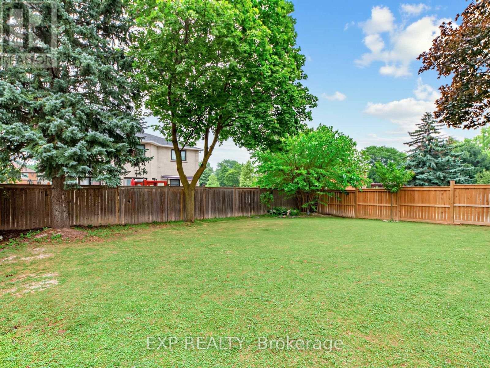 129 FRANKLIN AVENUE - 32
