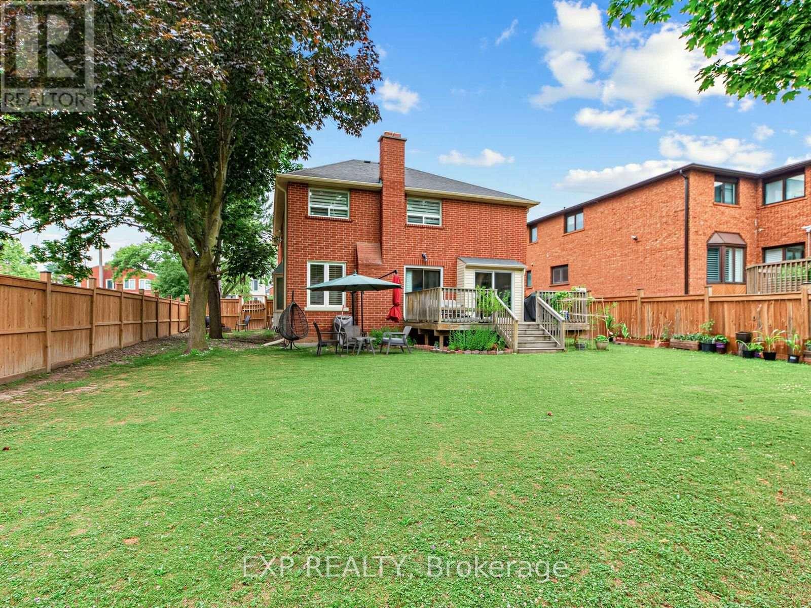 129 FRANKLIN AVENUE - 33