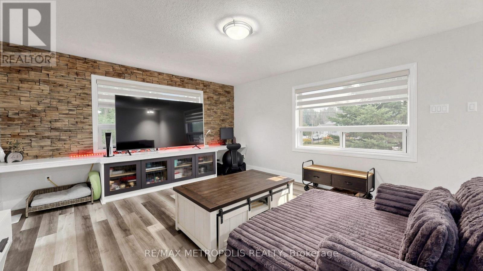 2739 IRETON STREET E - 20
