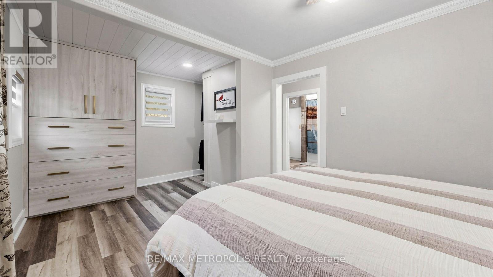 2739 IRETON STREET E - 24