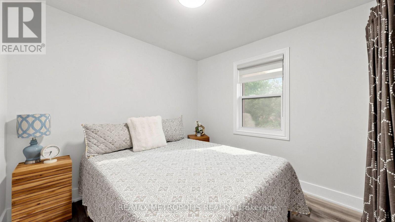 2739 IRETON STREET E - 25