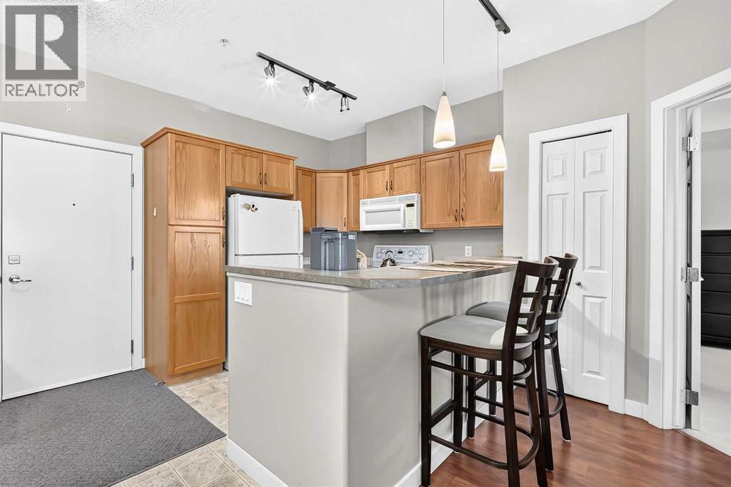 #303 1414 17 Street SE - 5