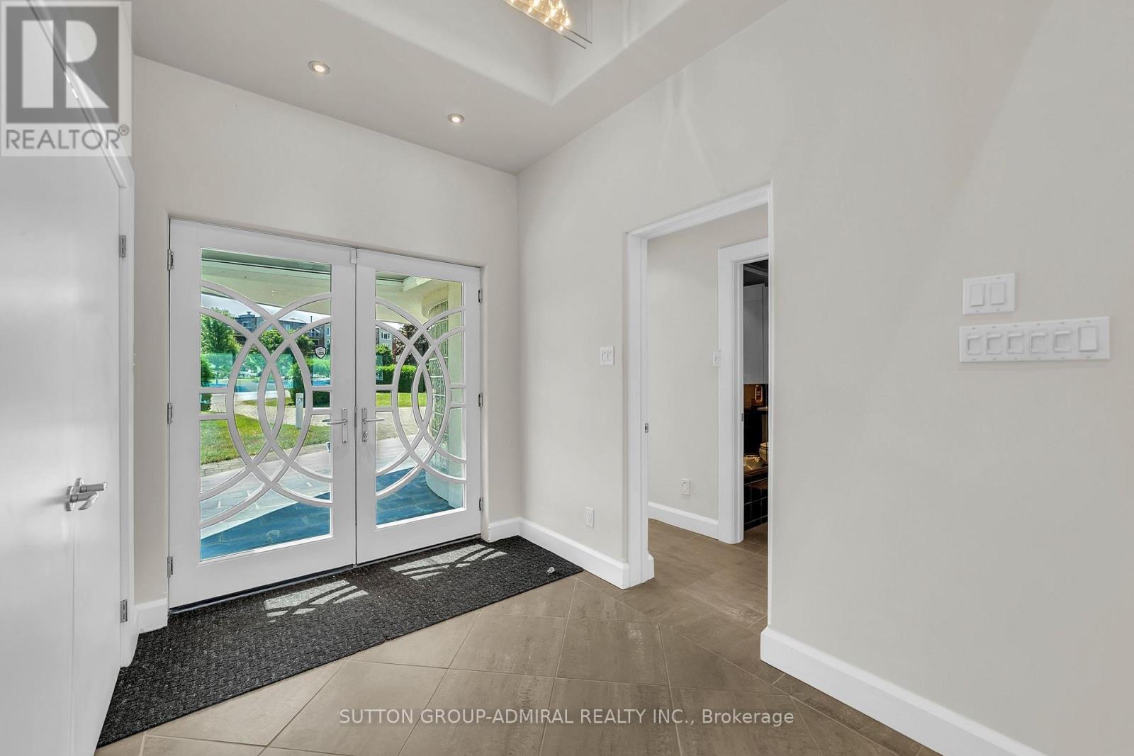 10 BECK BOULEVARD - Image 12