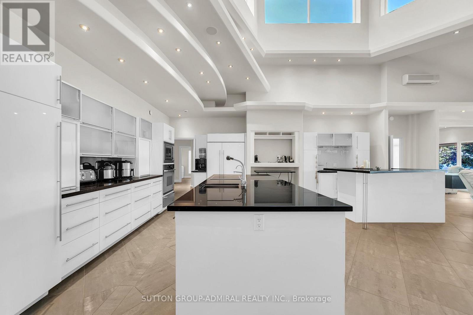 10 BECK BOULEVARD - Image 15