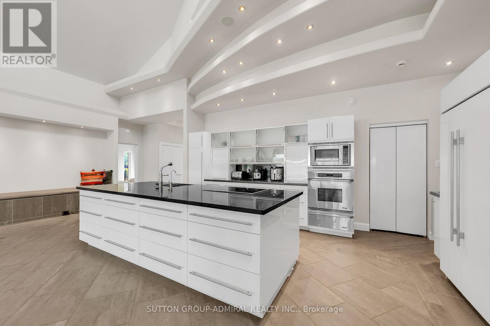 10 BECK BOULEVARD - Image 18