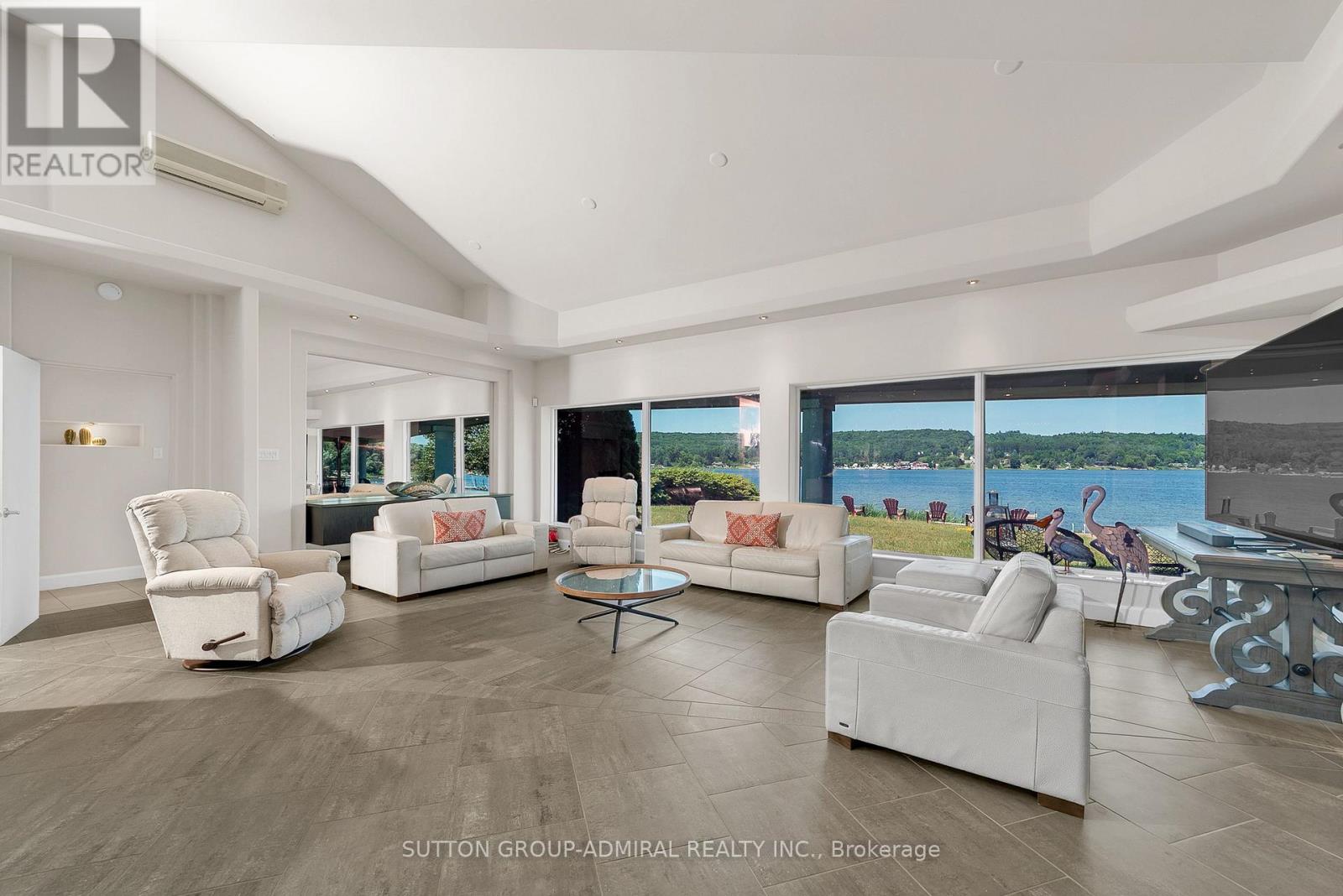 10 BECK BOULEVARD - Image 20