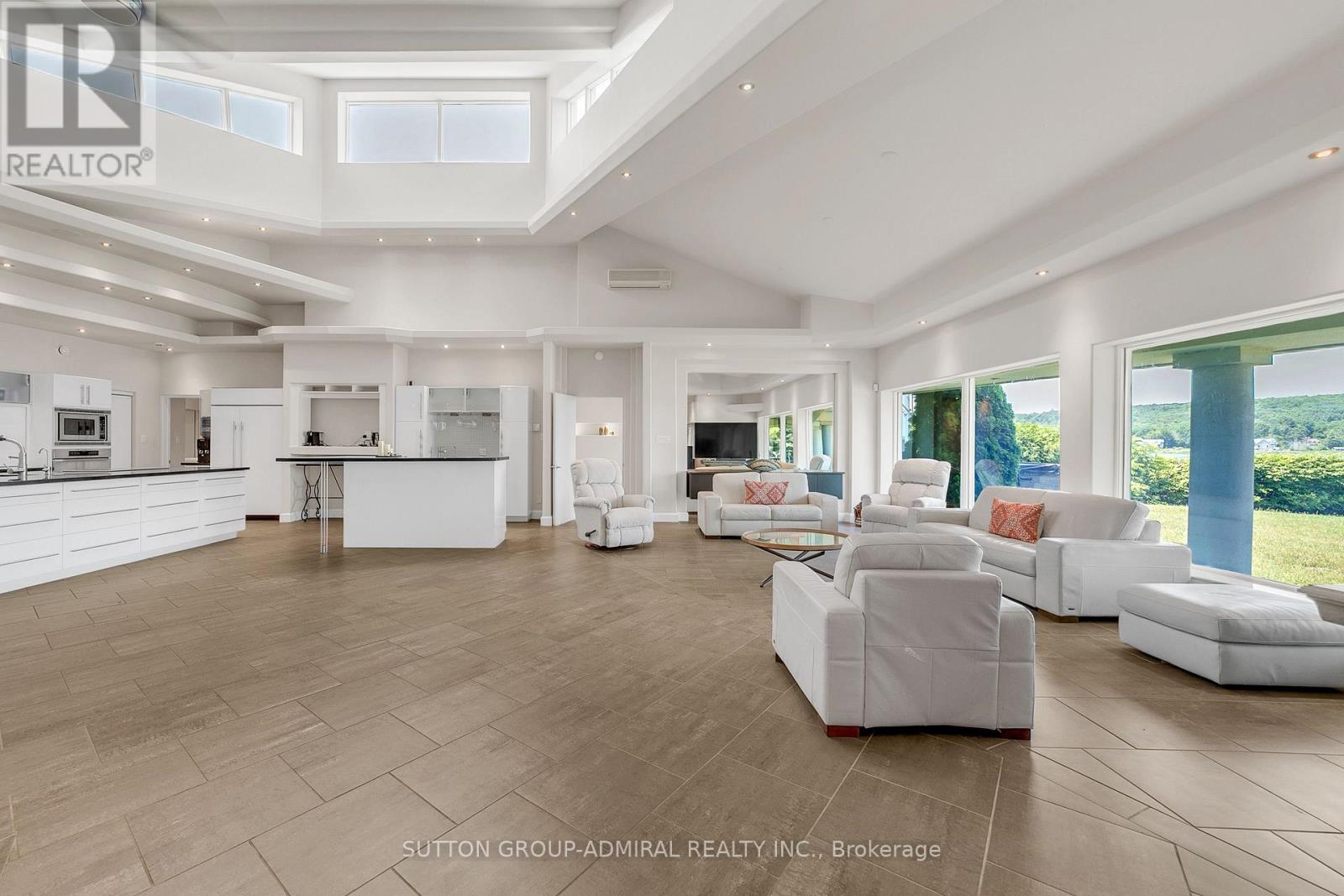 10 BECK BOULEVARD - Image 21