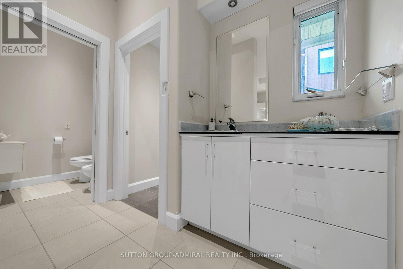 10 BECK BOULEVARD - Image 30