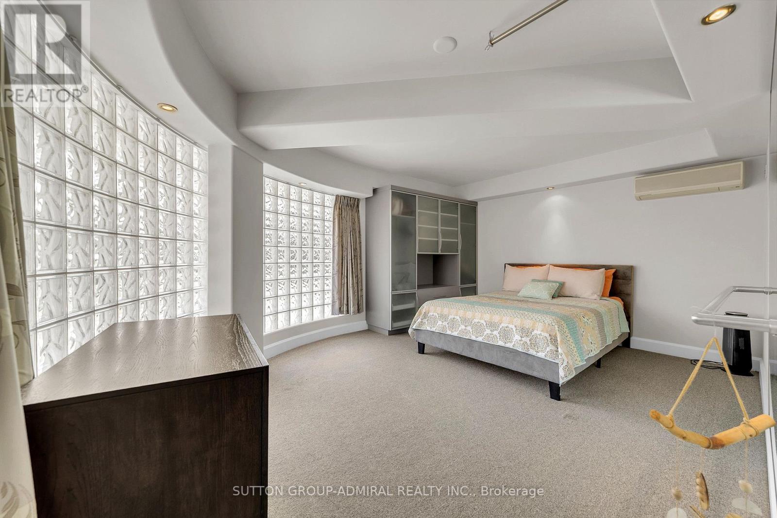 10 BECK BOULEVARD - Image 34