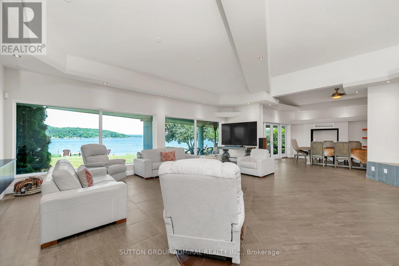 10 BECK BOULEVARD - Image 49