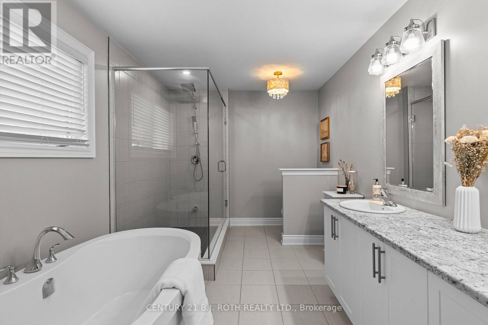3015 ANNALYSSE DRIVE - Image 17