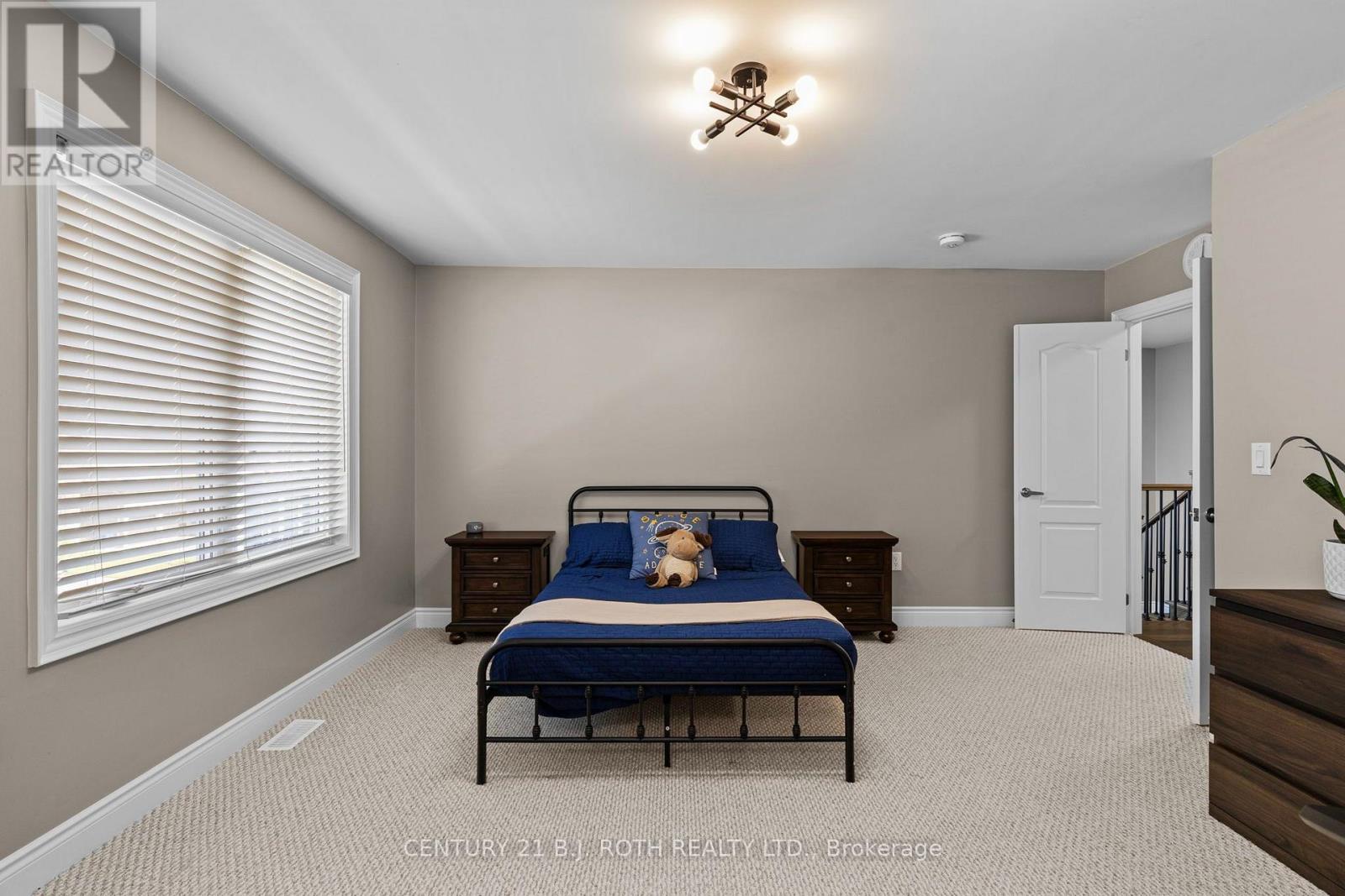 3015 ANNALYSSE DRIVE - Image 19