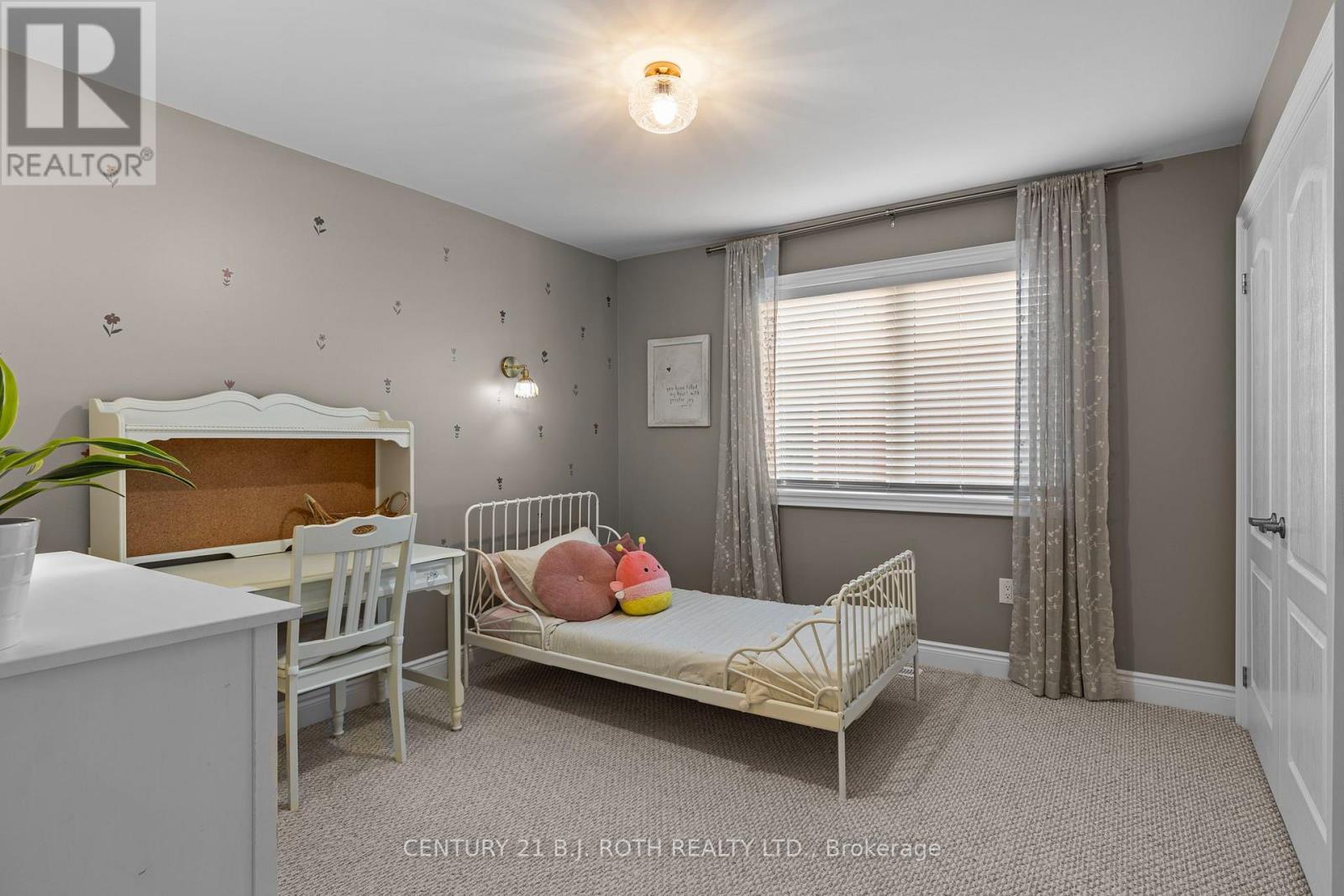 3015 ANNALYSSE DRIVE - Image 24
